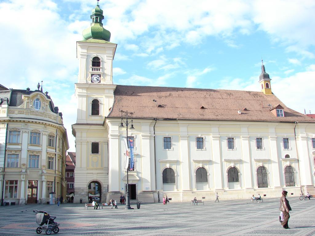 Central City Ap Sibiu Exterior foto